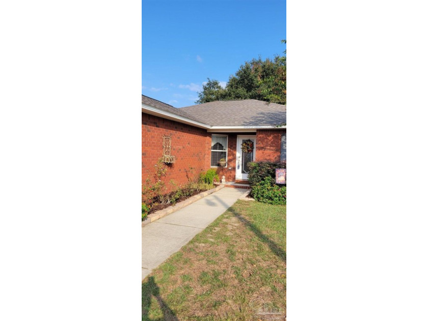 Start 2025 with an Adorable one-story brick split floor plan 3 - Beach Home for sale in Pace, Florida on Beachhouse.com