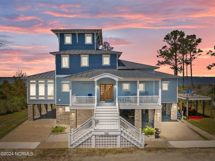 Stunning is the only word for this fantastic family compound on - Beach Home for sale in Merritt, North Carolina on Beachhouse.com