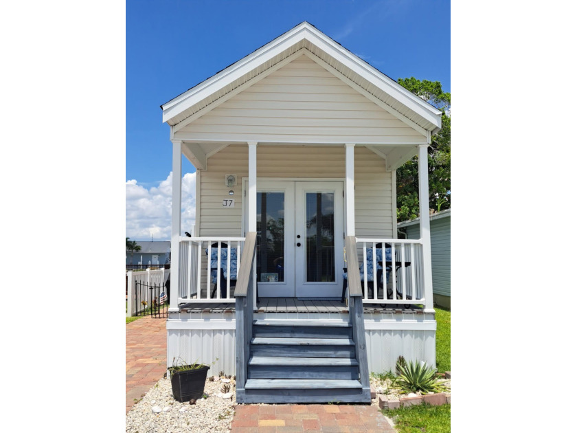 Beautifully furnished and decorated home located on a quiet pond - Beach Home for sale in Punta Gorda, Florida on Beachhouse.com
