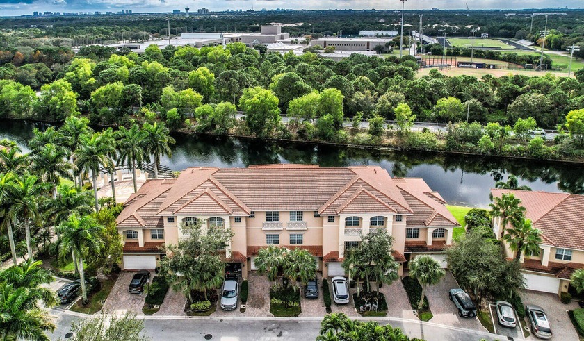 Luxury three-story lakefront townhouse offering elegant finishes - Beach Townhome/Townhouse for sale in Palm Beach Gardens, Florida on Beachhouse.com