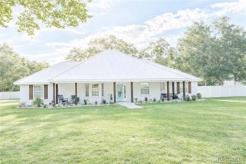 This Crystal Manor home sits on 4 sprawling acres and is ready - Beach Home for sale in Crystal River, Florida on Beachhouse.com