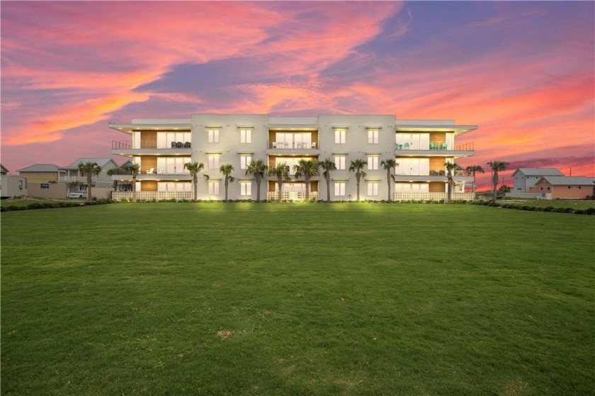 This upscale mid-century modern condo, designed by Jay Corder - Beach Condo for sale in Port Aransas, Texas on Beachhouse.com