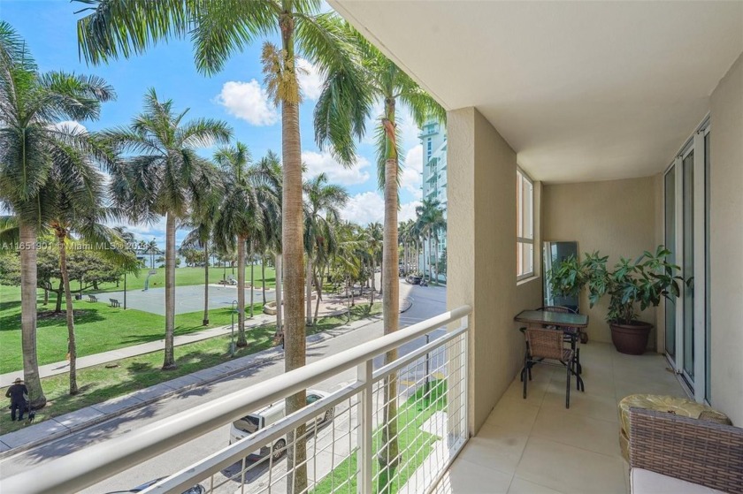 * * *  Bayfront One-of-a-Kind spacious condo 2/2 with Bay and - Beach Condo for sale in Miami, Florida on Beachhouse.com