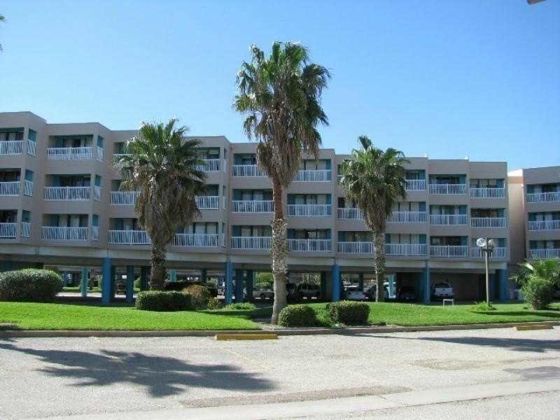 This stunning condo is located on the beach with an unobstructed - Beach Condo for sale in Corpus Christi, Texas on Beachhouse.com