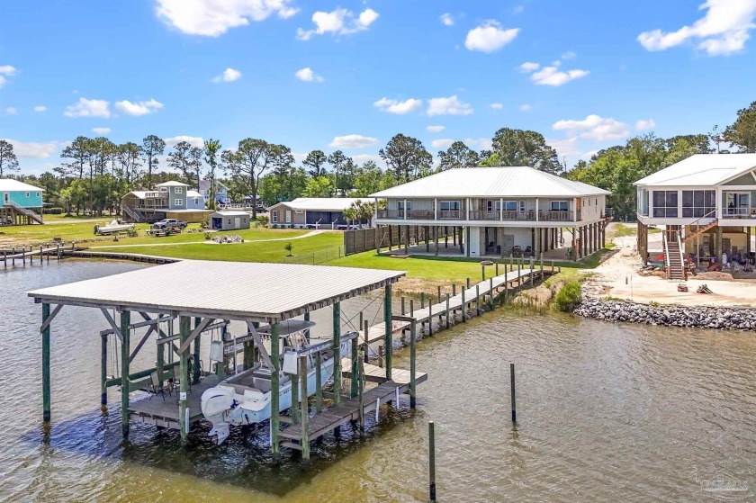 Rent one side, live in the other! Three revenue-generating - Beach Home for sale in Gulf Shores, Alabama on Beachhouse.com