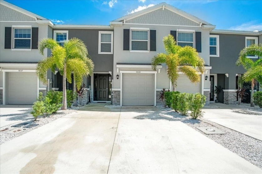 One or more photo(s) has been virtually staged. PRICE - Beach Townhome/Townhouse for sale in Sarasota, Florida on Beachhouse.com