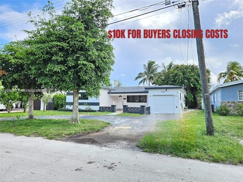 FHA offers are welcome, and the seller is offering a $10K credit - Beach Home for sale in Miramar, Florida on Beachhouse.com