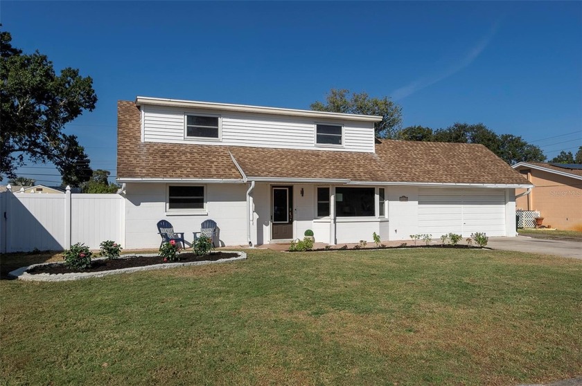 BEAUTIFULLY UPDATED AND MOVE-IN READY, THIS CHARMING 3-BEDROOM - Beach Home for sale in Seminole, Florida on Beachhouse.com