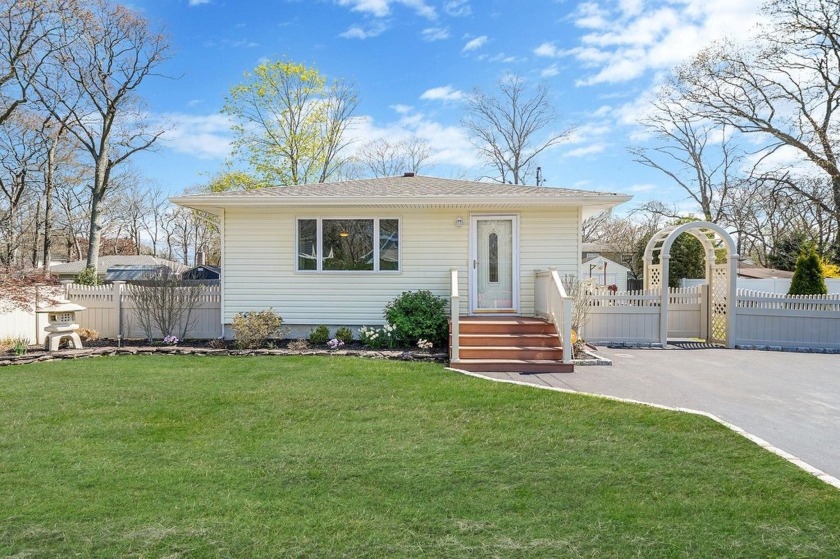 Welcome to 89 Alder Drive, Mastic Beach! This updated ranch - Beach Home for sale in Mastic Beach, New York on Beachhouse.com