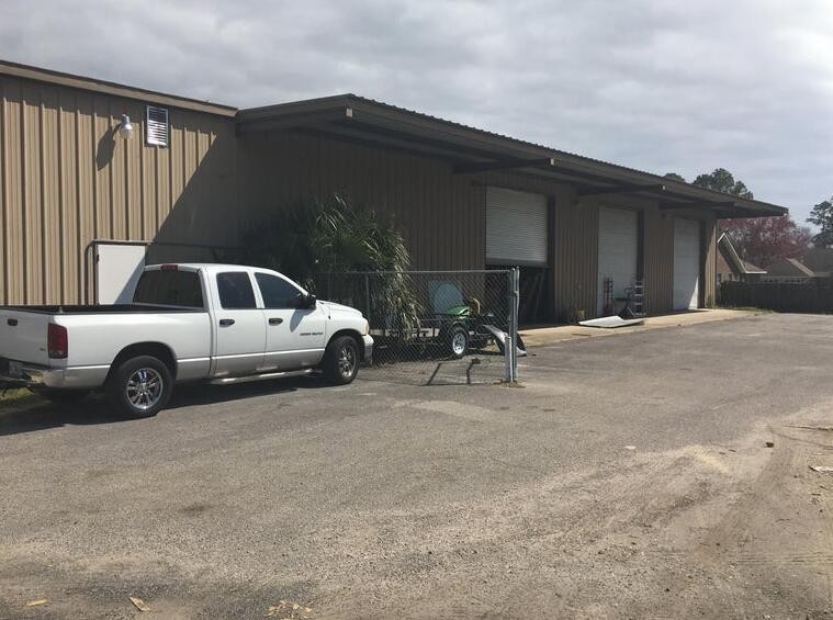 7168 SF warehouse with loading dock, 3 rollup doors, with small - Beach Lot for sale in Fort Walton Beach, Florida on Beachhouse.com