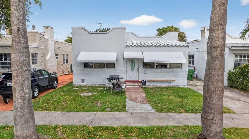 Rare redevelopment opportunity in one of Hallandale Beach's - Beach Home for sale in Hallandale Beach, Florida on Beachhouse.com