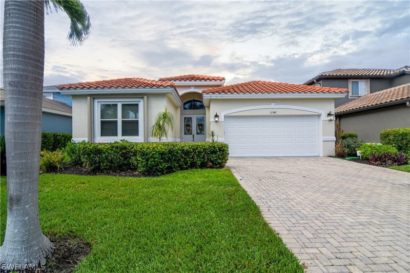 This home is meticulously maintained. Also features many updates - Beach Home for sale in Fort Myers, Florida on Beachhouse.com