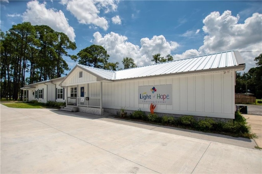 REDUCED!! This approximately 5,300 SF commercial building is - Beach Commercial for sale in Brunswick, Georgia on Beachhouse.com