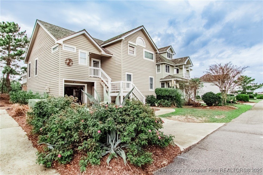 Stunning 3BR/2.5BA Home in Premier Golf Course Community - Close - Beach Home for sale in Nags Head, North Carolina on Beachhouse.com