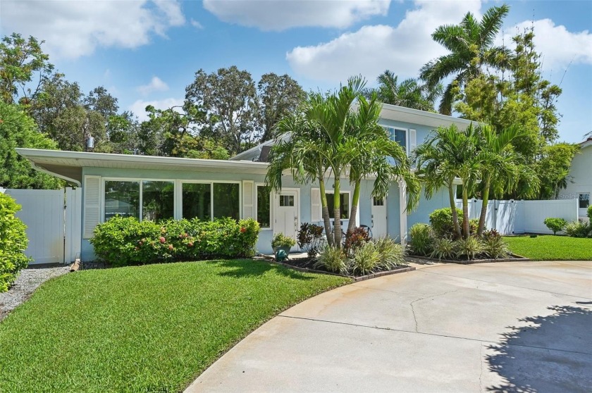 * * * Turnkey Venice Island Sanctuary Just Blocks from - Beach Home for sale in Venice, Florida on Beachhouse.com