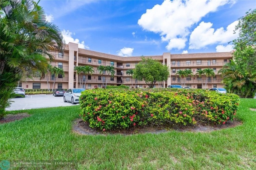 Gorgeous Newly Remodeled 2 bedrooms, 2 baths condo overlooking - Beach Condo for sale in Sunrise, Florida on Beachhouse.com