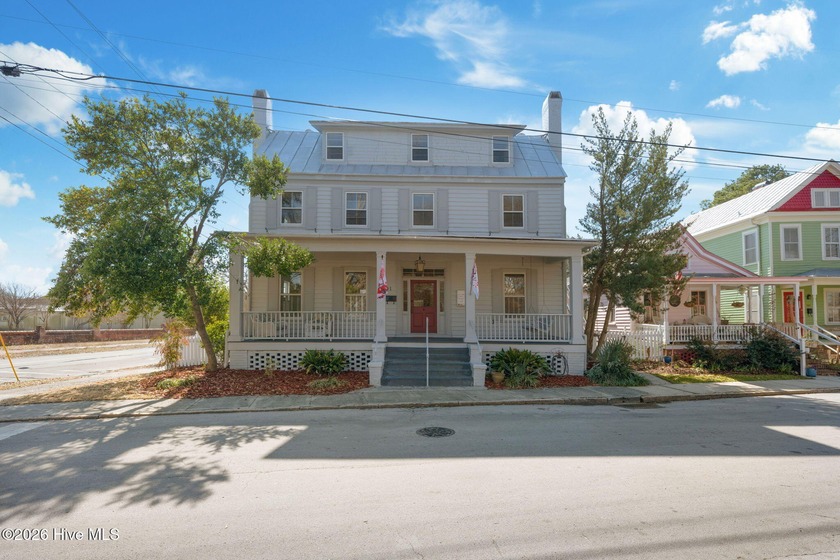 Renovated and offering the rare luxury of both first- and - Beach Home for sale in New Bern, North Carolina on Beachhouse.com