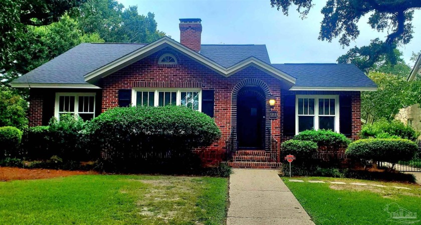 Welcome to this remodeled East Hill beauty located on the tree & - Beach Home for sale in Pensacola, Florida on Beachhouse.com