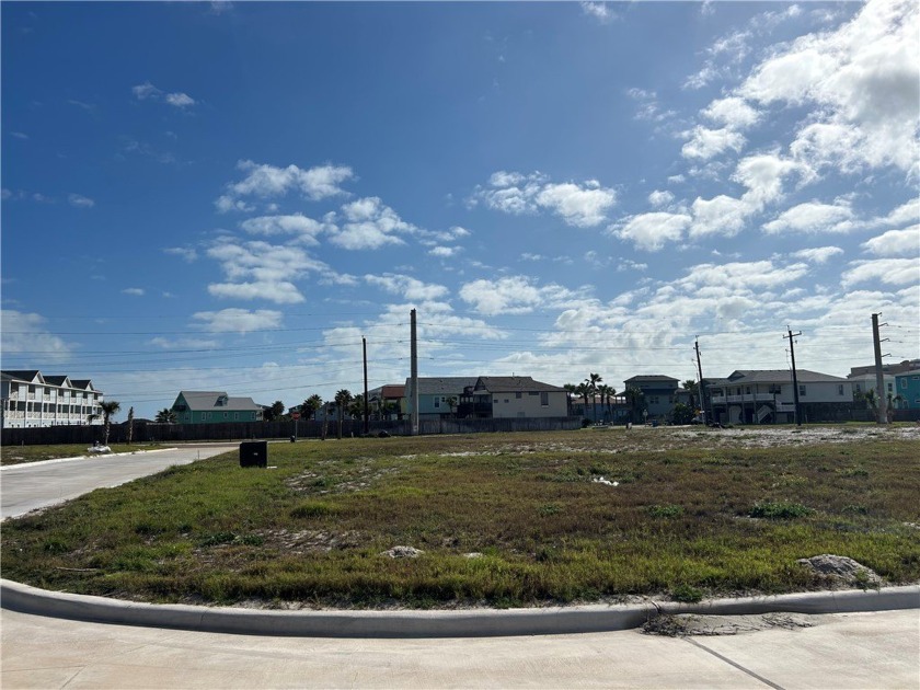 Great price for a residential lot less than 1/2 mile to the - Beach Lot for sale in Port Aransas, Texas on Beachhouse.com