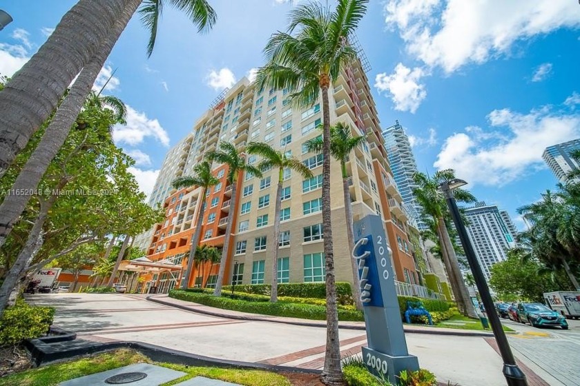 This stunning unit features a breathtaking view of Biscayne Bay - Beach Condo for sale in Miami, Florida on Beachhouse.com