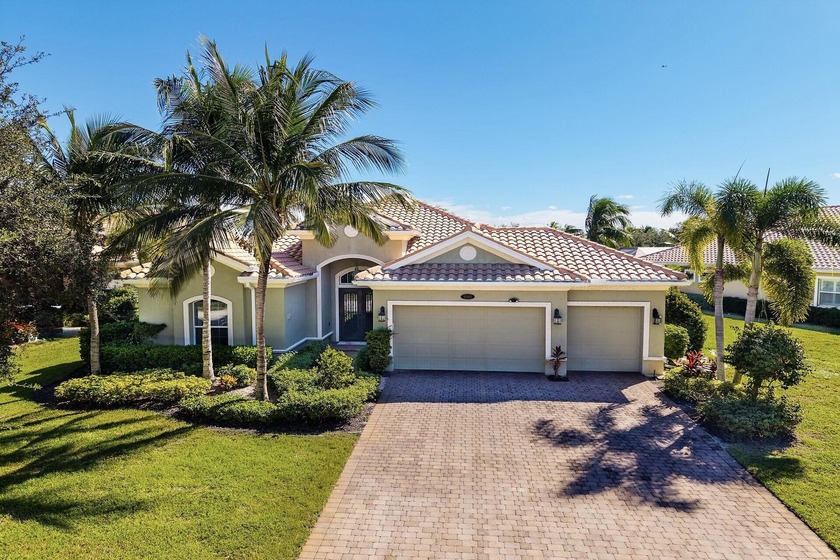 Experience luxurious waterfront living in this impeccably - Beach Home for sale in Naples, Florida on Beachhouse.com