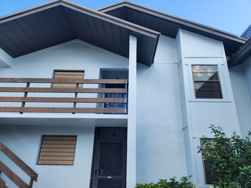 Beautifully updated and move in ready 2 bed/2 bath 2nd floor - Beach Condo for sale in Stuart, Florida on Beachhouse.com