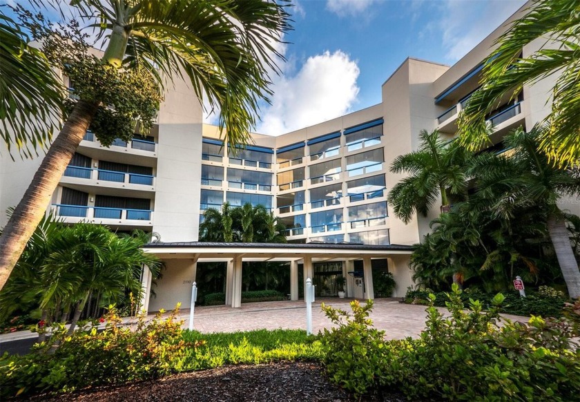 Experience refined bayfront living in this spacious 3BR/2BA, 2 - Beach Condo for sale in Longboat Key, Florida on Beachhouse.com