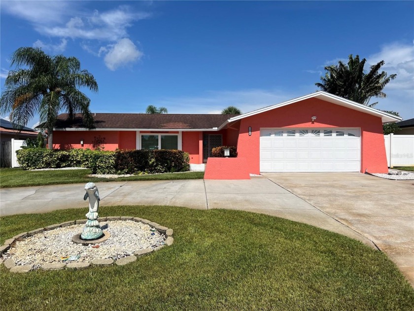 DID NOT FLOOD DURING HURRICANE HELENE or MILTON! Motivated - Beach Home for sale in St. Petersburg, Florida on Beachhouse.com