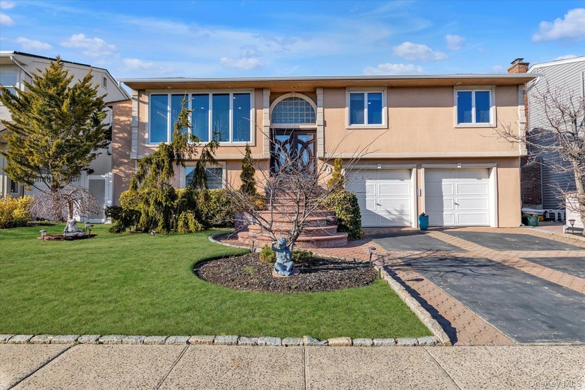 Imagine a lifestyle where waterfront living with unobstructed - Beach Home for sale in Lido Beach, New York on Beachhouse.com