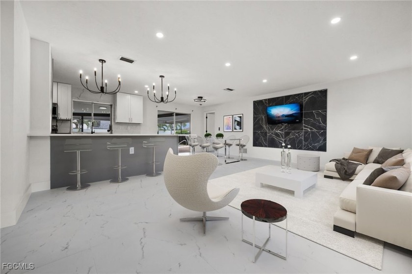 Luxury meets Paradise - Welcome to 2285 SE 28th St, Cape Coral! - Beach Home for sale in Cape Coral, Florida on Beachhouse.com