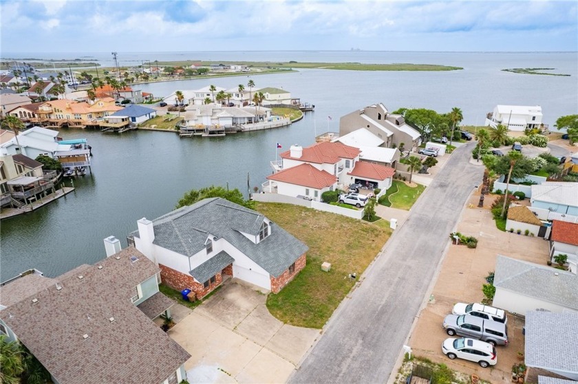 Prime waterfront lot at 13533 Royal Fifth Court in Corpus - Beach Lot for sale in Corpus Christi, Texas on Beachhouse.com