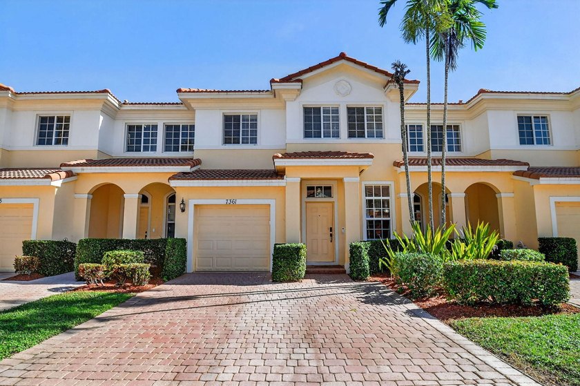3-bedroom 2.1-bath townhome with double driveway & 1-car garage - Beach Townhome/Townhouse for sale in Boynton Beach, Florida on Beachhouse.com