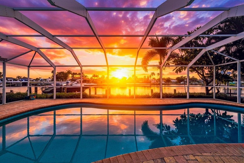 Introducing 427 Nassau Court, on WIDE WATER! Act now, 427 Nassau - Beach Home for sale in Marco Island, Florida on Beachhouse.com