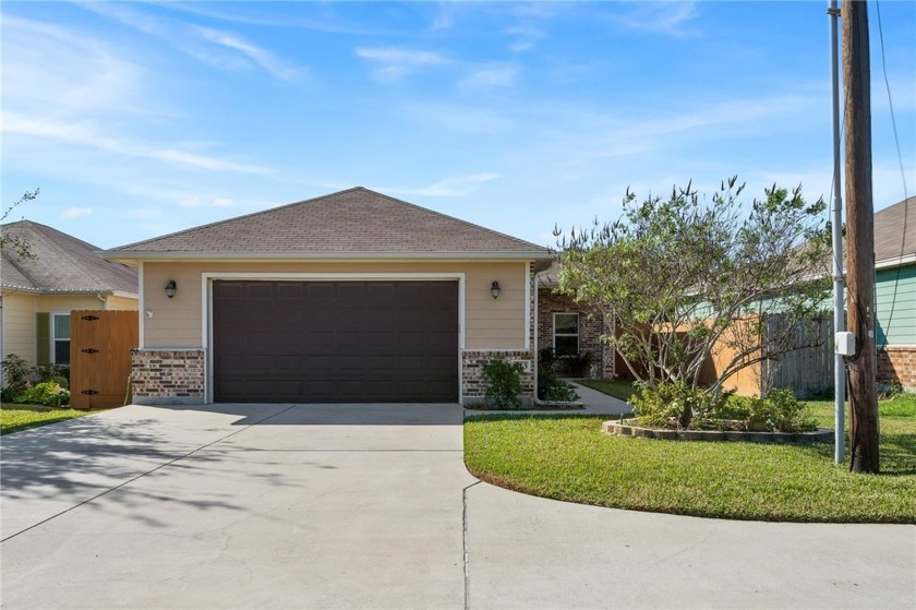 Welcome to your new HOME!  As you step inside you will notice - Beach Home for sale in Aransas Pass, Texas on Beachhouse.com