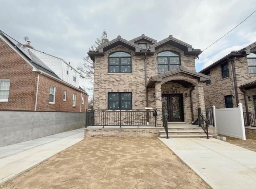A Brand New stunning luxury property in Bayside! This home, with - Beach Home for sale in Bayside, New York on Beachhouse.com
