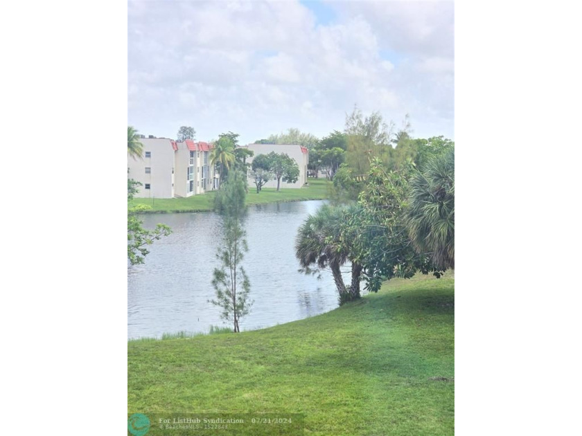 Beautiful one bedroom and one bathroom on the third floor in - Beach Condo for sale in Fort Lauderdale, Florida on Beachhouse.com