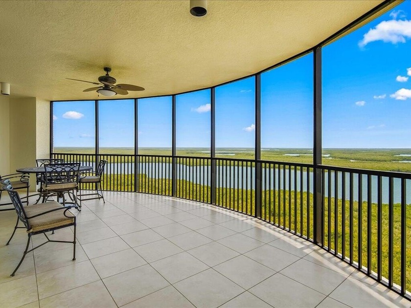 THIS LUXURIOUS CONDOMINIUM ON THE 18TH FLOOR OFFERS STUNNING - Beach Condo for sale in Naples, Florida on Beachhouse.com