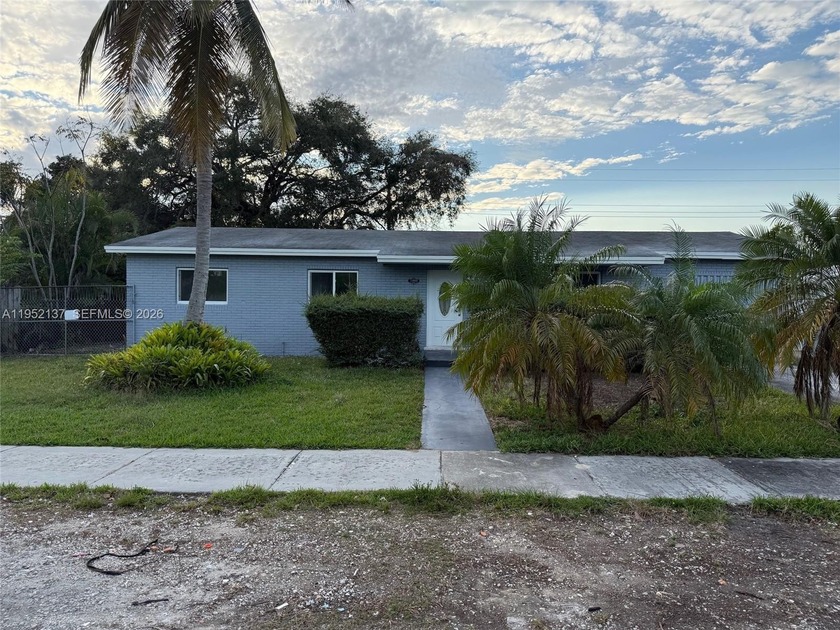 Beautifully renovated 3 bedroom, 2 bathroom on an expansive 8 - Beach Home for sale in Miami, Florida on Beachhouse.com