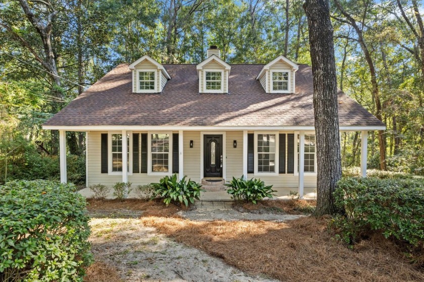 **Beautifully Renovated 3-Bedroom Home with Resort-Style - Beach Home for sale in Daphne, Alabama on Beachhouse.com