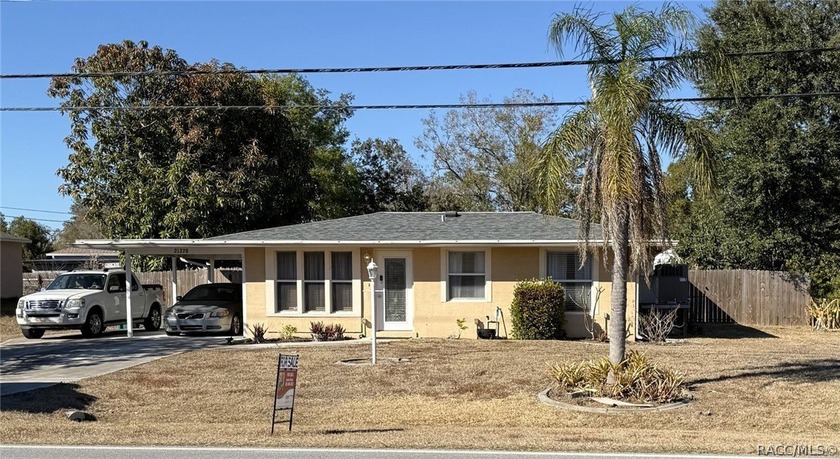 Welcome home to this charming 2-bedroom, 2-bath stucco residence - Beach Home for sale in Port Charlotte, Florida on Beachhouse.com