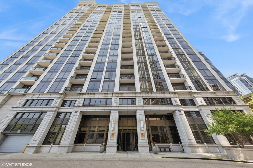 Recently Renovated, Bright, spacious, and perfectly positioned - Beach Condo for sale in Chicago, Illinois on Beachhouse.com