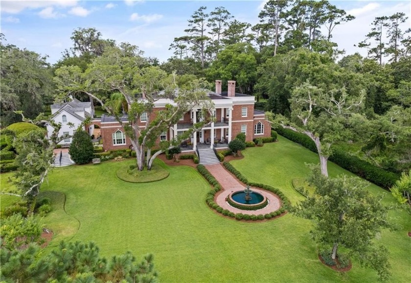 Le Marais is an exquisite example of Georgian architecture - Beach Home for sale in Saint Simons, Georgia on Beachhouse.com