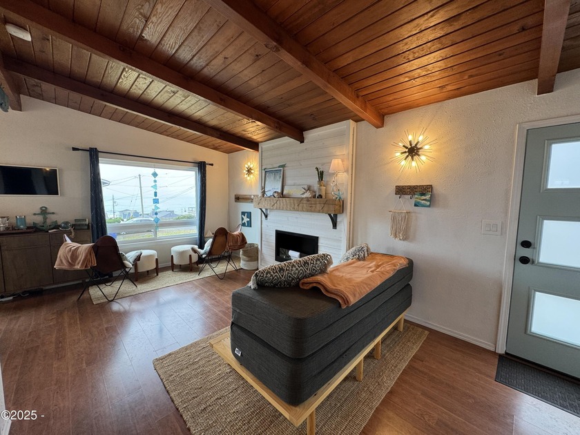 Charming beach home with ocean views just 1/2 block from the - Beach Home for sale in Lincoln City, Oregon on Beachhouse.com