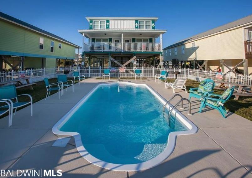 ATTN INVESTORS! Exceptional rental generating over $81,000 in - Beach Home for sale in Gulf Shores, Alabama on Beachhouse.com