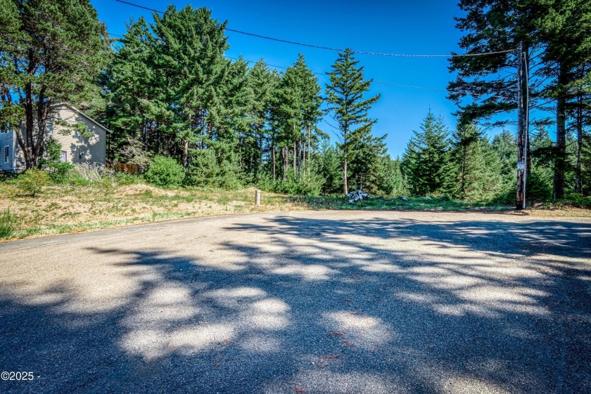 Great lot to build your dream home on! It's in the desired - Beach Lot for sale in Waldport, Oregon on Beachhouse.com