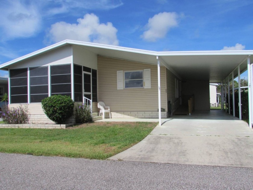 LOVELY TWO BEDROOM TWO BATH PALM HARBOR   Very spacious 2 - Beach Home for sale in Trinity, Florida on Beachhouse.com