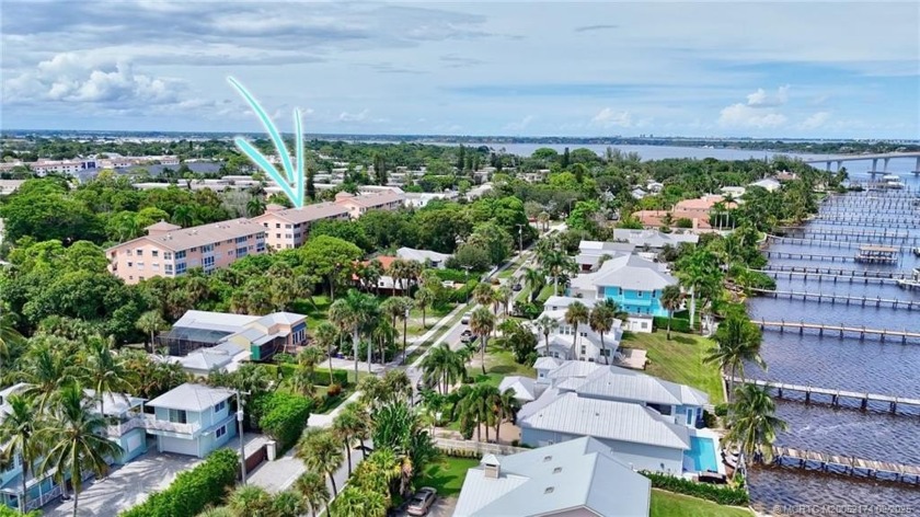 Beautiful 2 Bed/2 Bath, 4th floor (in elevator building) Condo - Beach Condo for sale in Stuart, Florida on Beachhouse.com