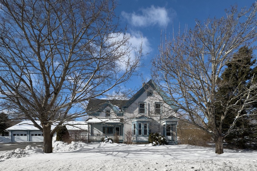 OWLS HEAD, RECENTLY REFURBISHED THREE BEDROOM HOME, SITUATED ON - Beach Home for sale in Owls Head, Maine on Beachhouse.com
