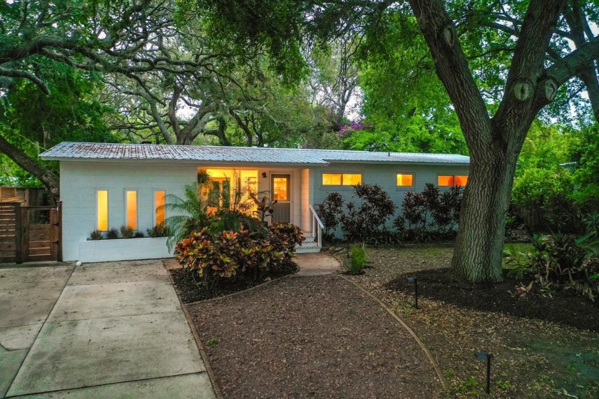 High,Dry,And Big Roi--this Madeira Heights Compound Is A Rare - Beach Home for sale in St Augustine, Florida on Beachhouse.com
