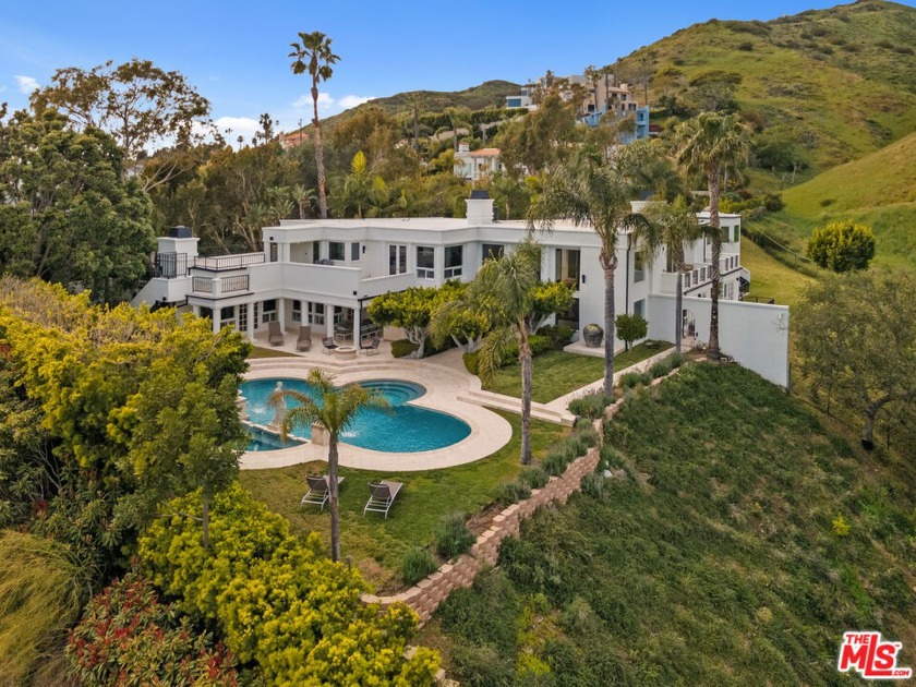 Take advantage of this opportunity to own a slice of the Malibu - Beach Home for sale in Malibu, California on Beachhouse.com